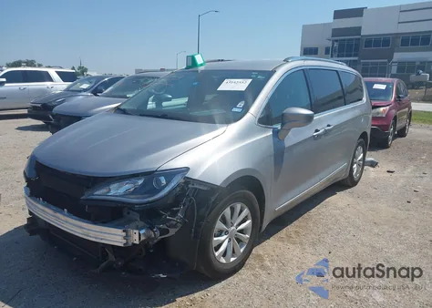 2018 Chrysler Pacifica Touring L from USA, damaged, VIN 2C4RC1BG1JR211441